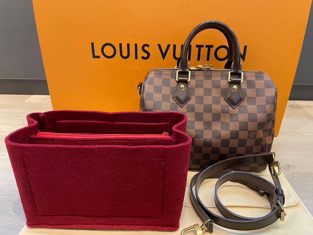 Bolsa Louis Vuitton Speedy 25 Damier Ebene. Usada poucas vezes, acompanha  caixa e dust bag. Clique na imagem para ver…
