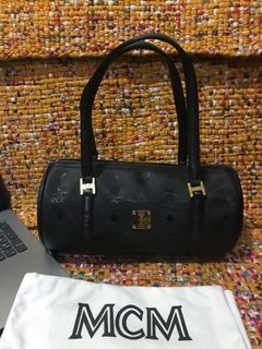 (Category: ) located in . Submitted by kuning_ (Listing ID 1045969000, Image 1). Description: .