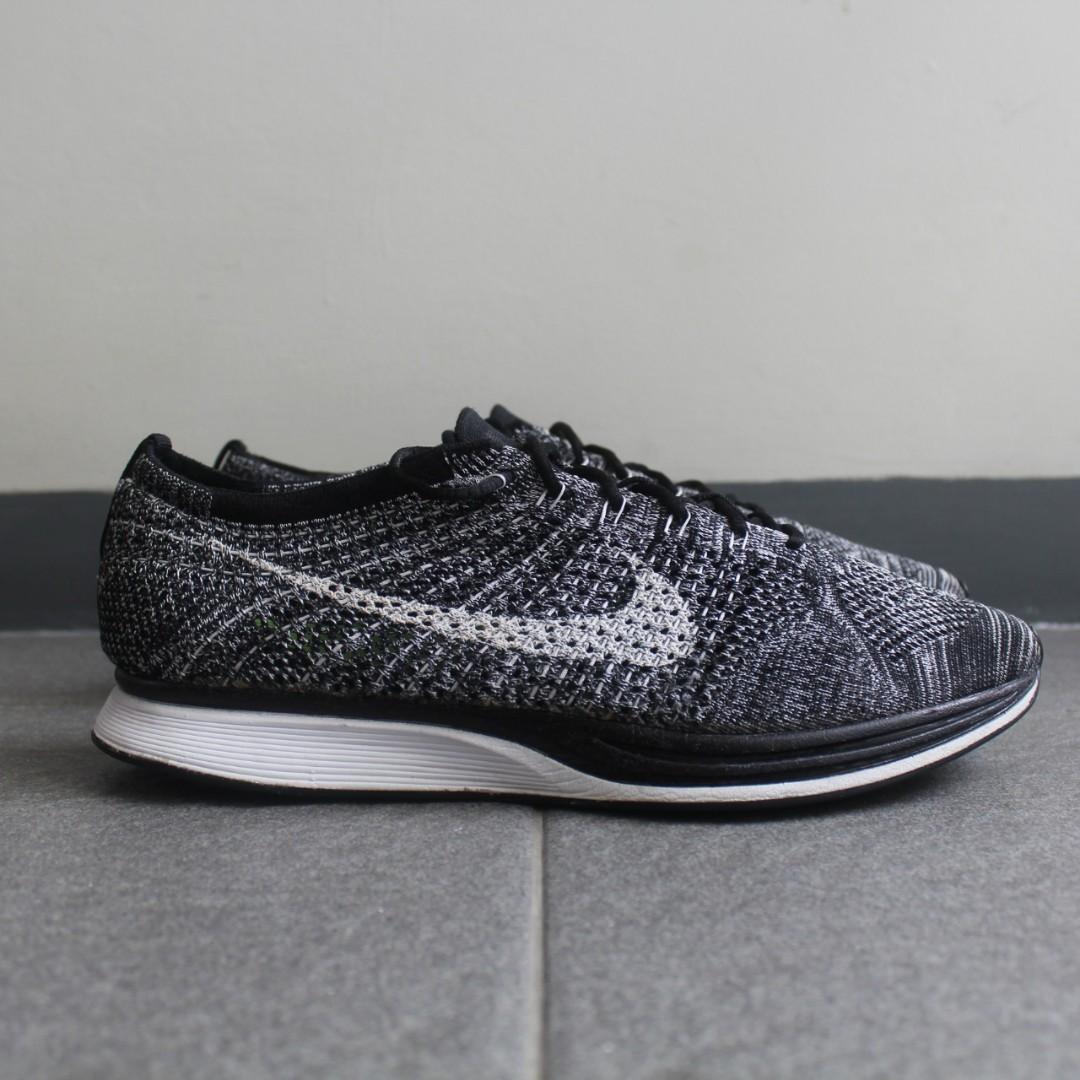 Nike Flyknit Racer Oreo 2.0 Fesyen Pria Sepatu Sneakers di