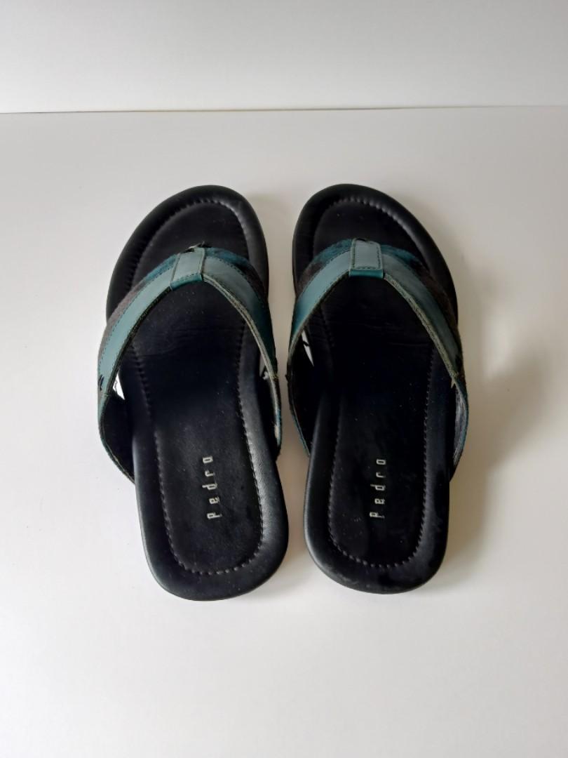 Pedro (Category: Casual shoes) located in Johor Bahru. Submitted by hkrn577 (Listing ID 1045990761, Image 3). Description: Pedro Sandal Black and dark green colour Condition 9/10 Made in China jual seadanya.