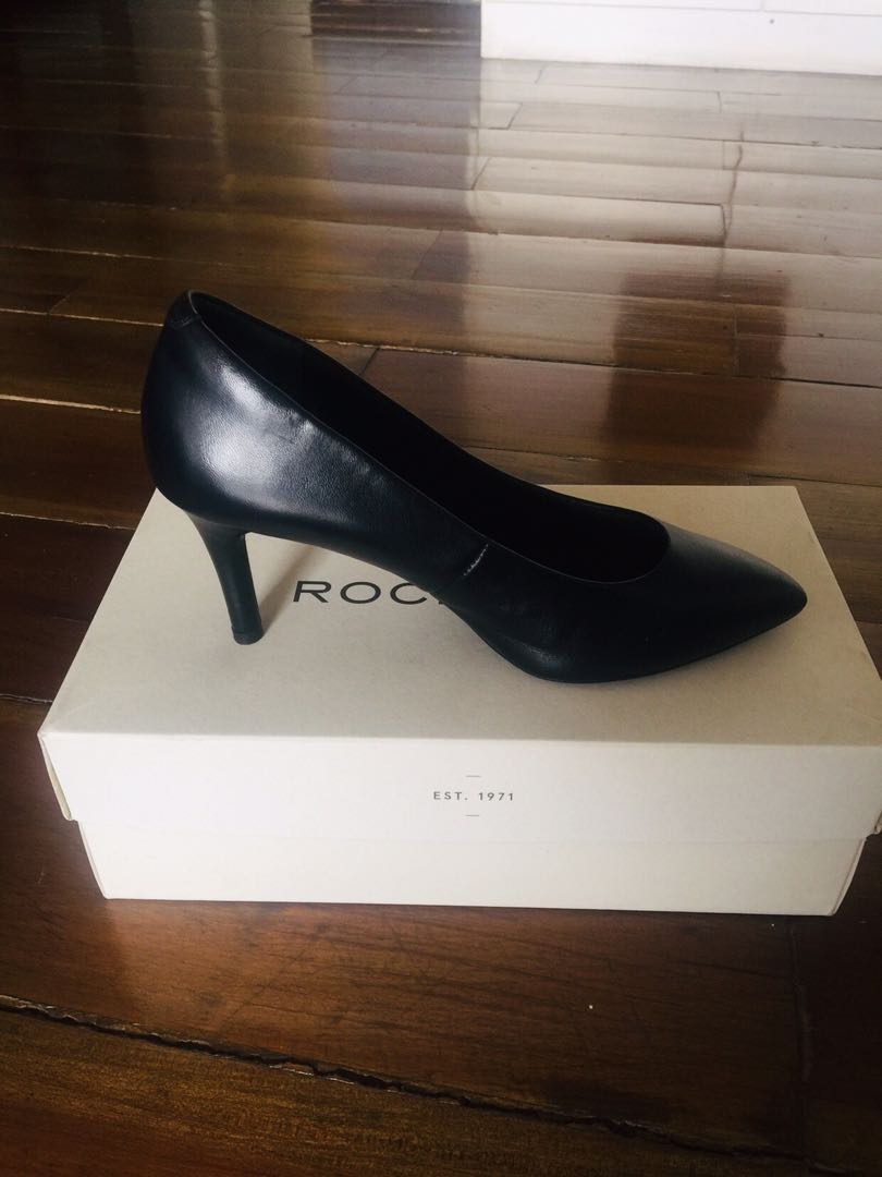 rockport black pumps