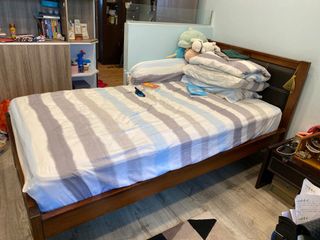 (Category: ) located in . Submitted by zhonghaox (Listing ID 1046003369, Image 1). Description: .