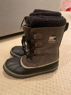 Sorel boots size 8