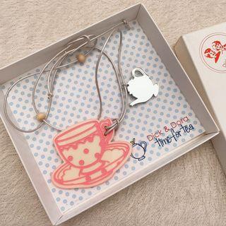 Tea cup necklace