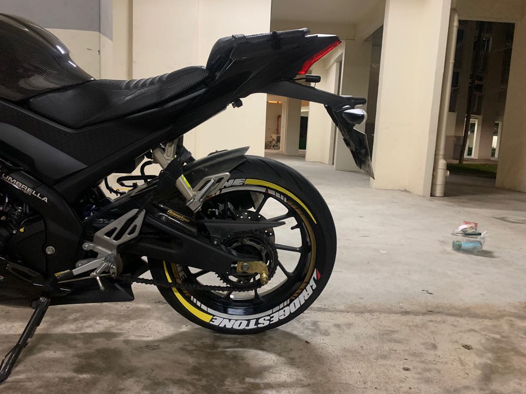 Yamaha r15 top v3 tyre