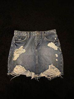 Authentic Guess distressed Skirt