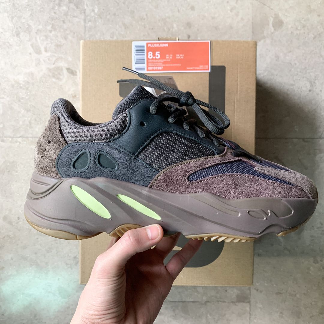Yeezy 700 hot sale mauve raffle