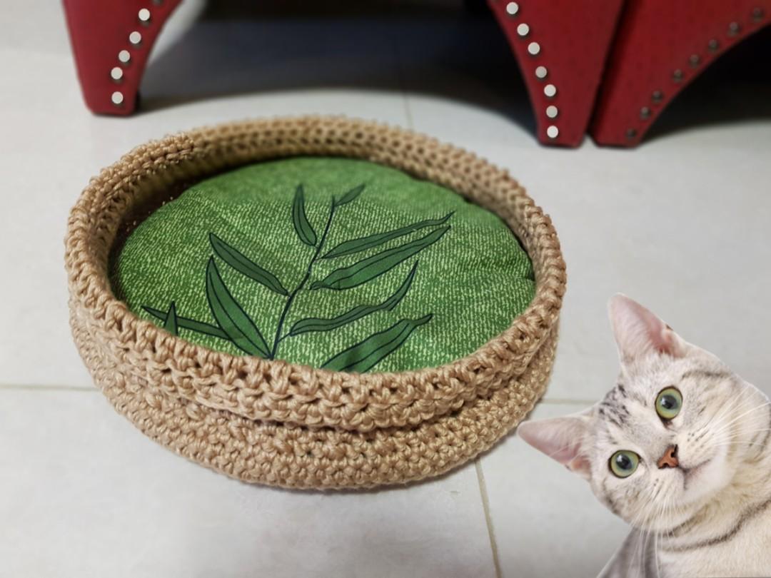 Hand crochet cat bed clearance