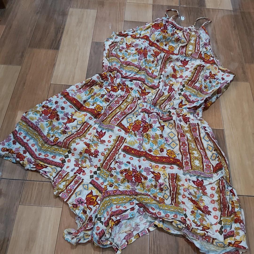 Coachella romper (Category: Rompers) located in Quezon City. Submitted by cheverloo (Listing ID 1048119573, Image 3). Description: S-M ganda to sissy! flowy. good as new. rfs:declutter. sawa na😂 swipe for ww pic. msg me. bpi only. model height 5'1, 47kg #romper #bigsale11 #1111 #sweldosale #saleph #summeroutfit #summersale #rompers #swimsuit #swimwear #summerwear..
