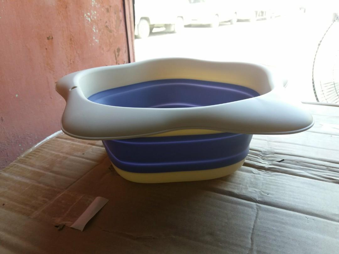 Collapsible Basin (Category: Bathtub & Bath Accessories) located in Quezon City. Submitted by lds_essentials (Listing ID 1048127786, Image 2). Description: for sale Cute collapsible Basin starfish design on 3 colors ! width : 9.5inches depth : 4inches (when expanded) #save space loc: dapitan QC mop: bdo. bpi shipping c/o buyer.