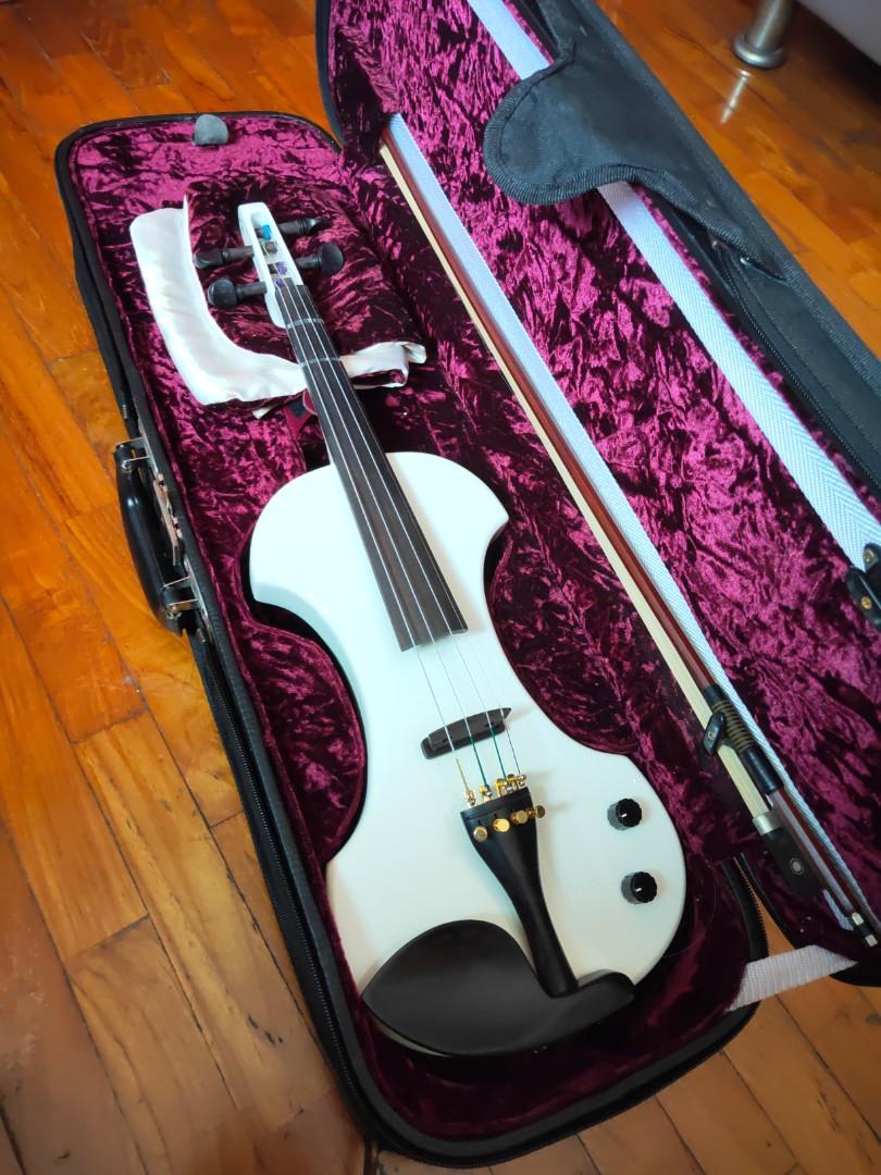 Fender Electric Violin FV1, Music & Media, Music Instruments on Carousell