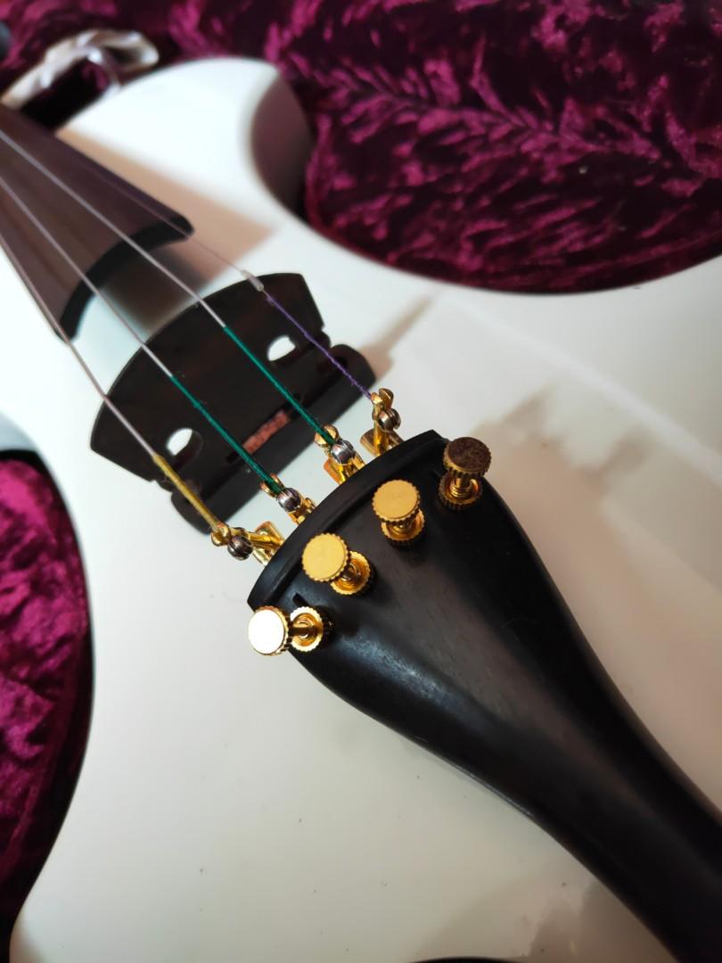 Fender Electric Violin FV1, Music & Media, Music Instruments on Carousell
