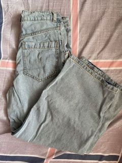 (Category: ) located in . Submitted by 1990cm (Listing ID 1048100778, Image 1). Description: .