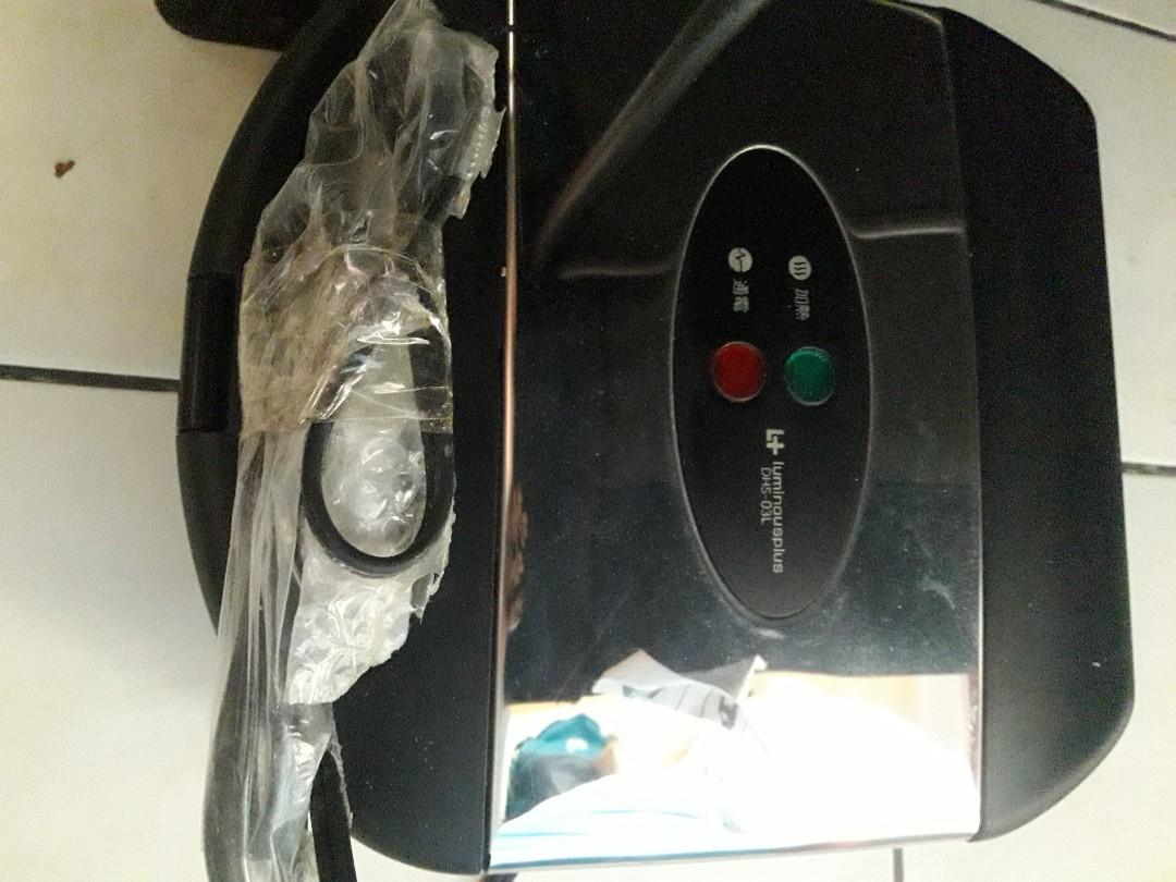 Hot sandwich maker (Category: Breadmakers) located in Quezon City. Submitted by shopaholics.31 (Listing ID 1048066695, Image 3). Description: from japan.