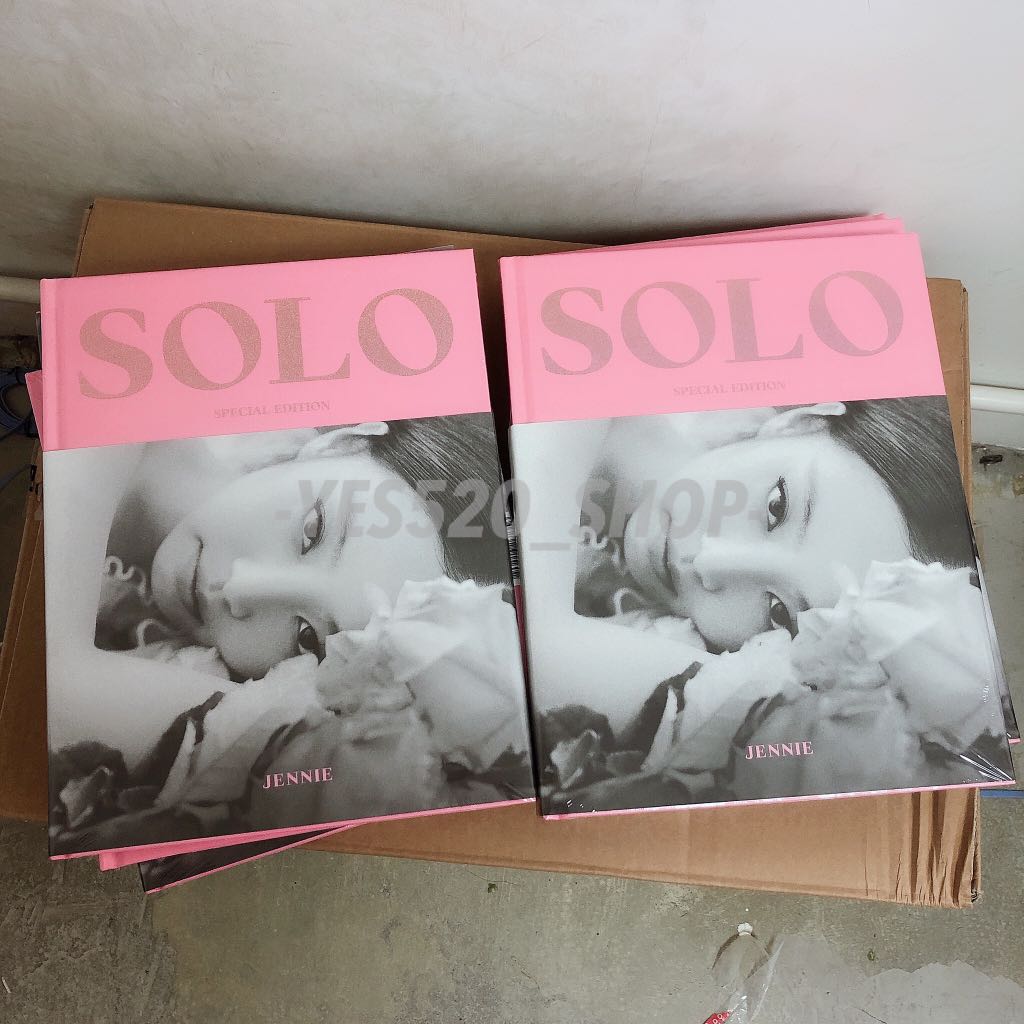 Jennie Solo Photobook, 興趣及遊戲, 收藏品及紀念品, 韓流- Carousell