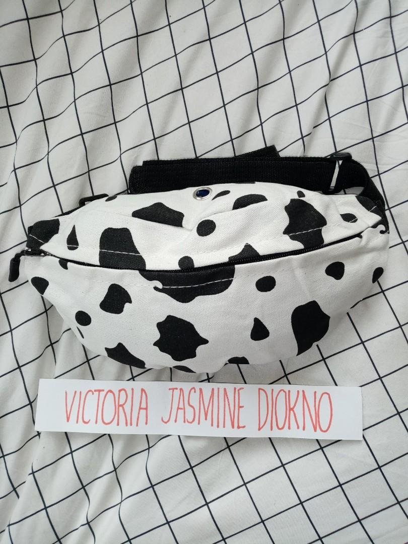 ONHAND COW PRINT BELT BAG (Category: Purses & Pouches) located in Bacoor. Submitted by thrivebyj (Listing ID 1048102732, Image 1). Description: PAY NOW, SHIP TOMORROW GCASH/PALAWAN pm me for discounts.