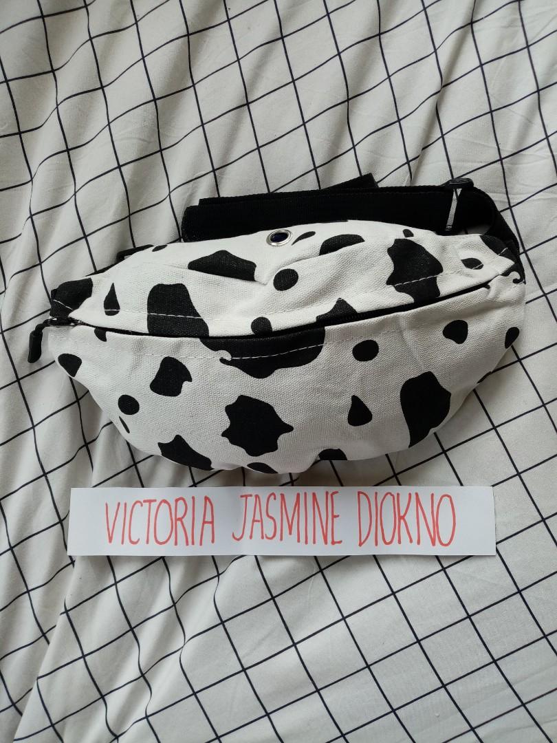 ONHAND COW PRINT BELT BAG (Category: Purses & Pouches) located in Bacoor. Submitted by thrivebyj (Listing ID 1048102732, Image 2). Description: PAY NOW, SHIP TOMORROW GCASH/PALAWAN pm me for discounts.