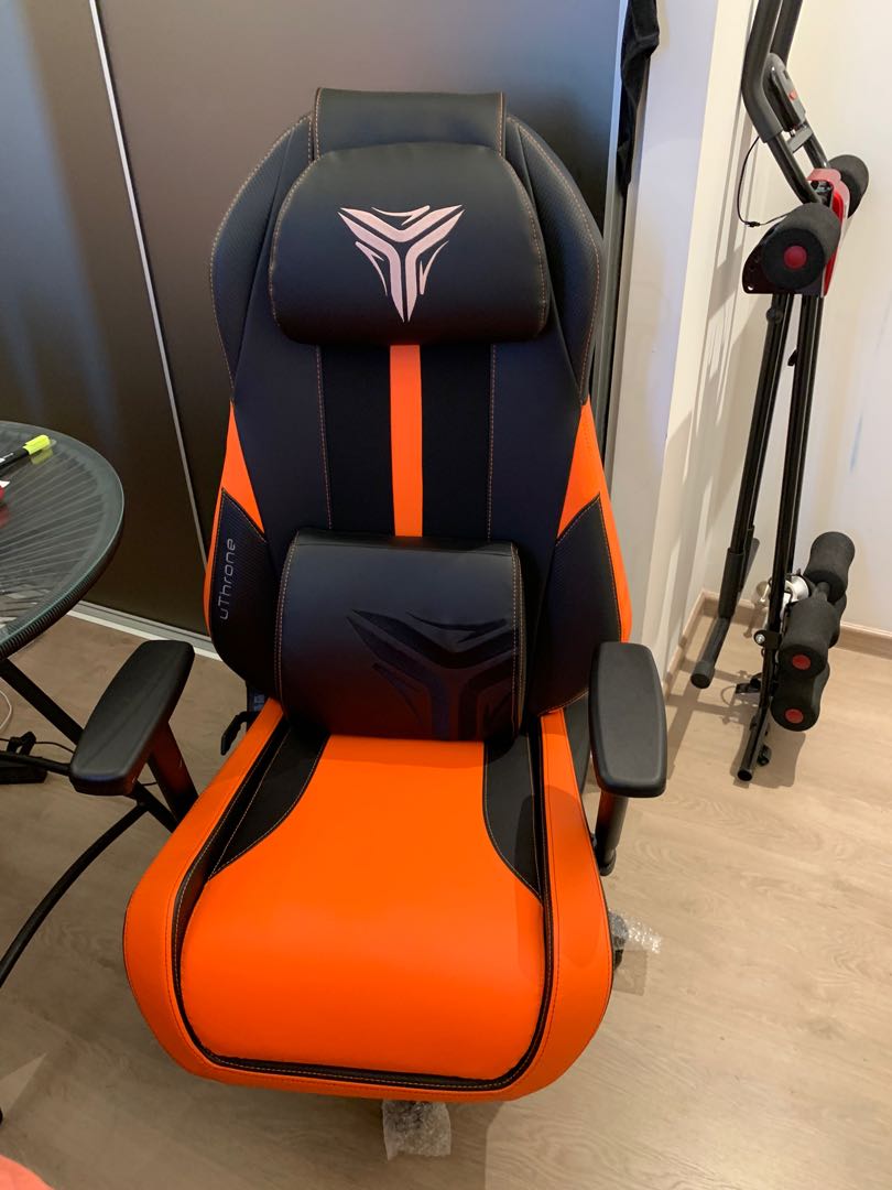 Osim X predator gaming massage chair with extended warranty, Video Gaming, Video Game Consoles