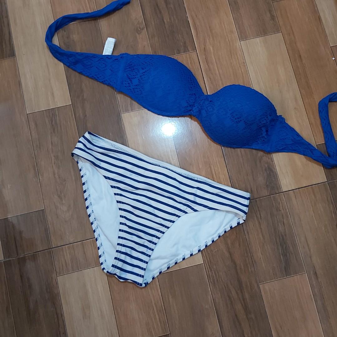 Two piece swimsuit (Category: Bikinis & Swimsuits) located in Quezon City. Submitted by cheverloo (Listing ID 1048109618, Image 3). Description: XS-S, padded. swipe for ww pic. good as new. rfs:declutter. tumaba na.😂 msg me! bpi only!.