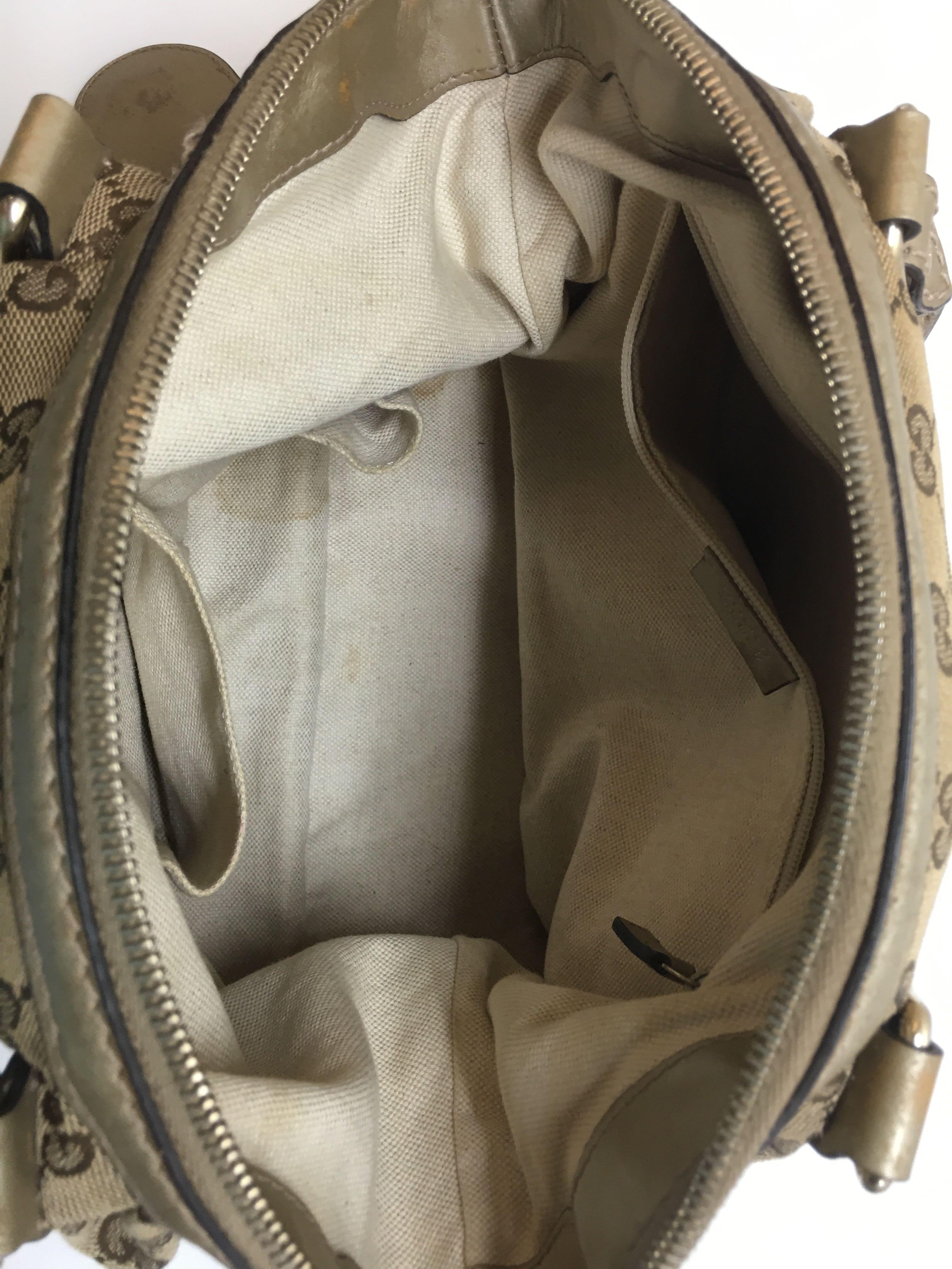 Authentic Gucci (Category: Bags & Wallets) located in Singapore. Submitted by susy2020 (Listing ID 1048366809, Image 3). Description: Original Gucci handbag Good condition Some part of leather slightly discoloured due to seldom use.