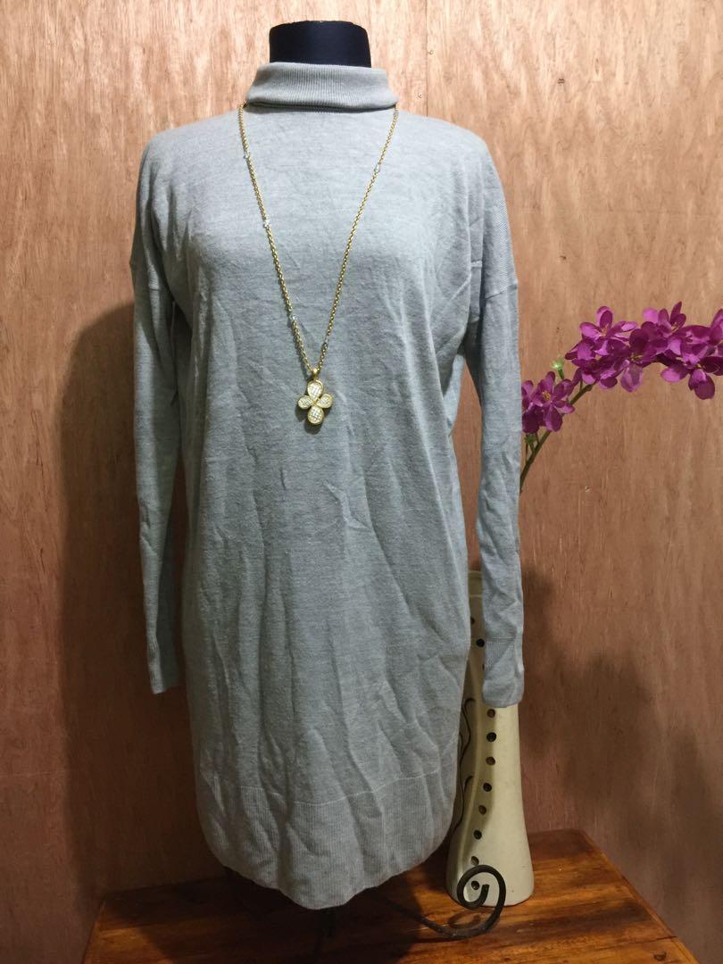 Cotton turtleneck dress (Category: Dresses) located in Caloocan City. Submitted by xtine01 (Listing ID 1048361493, Image 1). Description: Knit cotton small to medium in good condition.