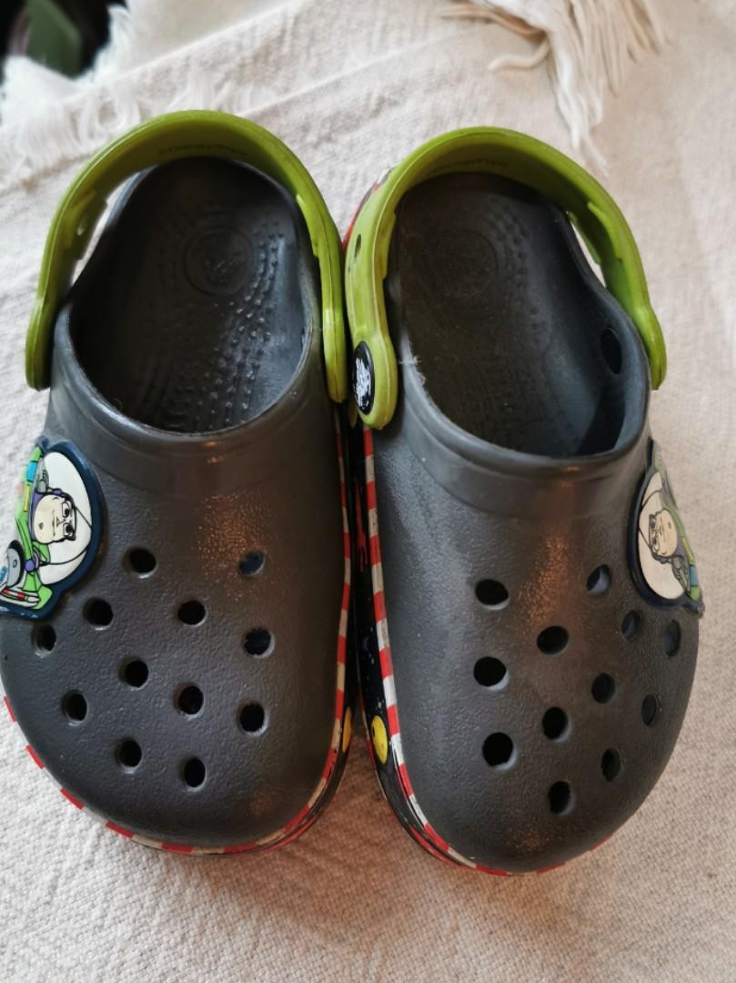 toy story crocs size 7