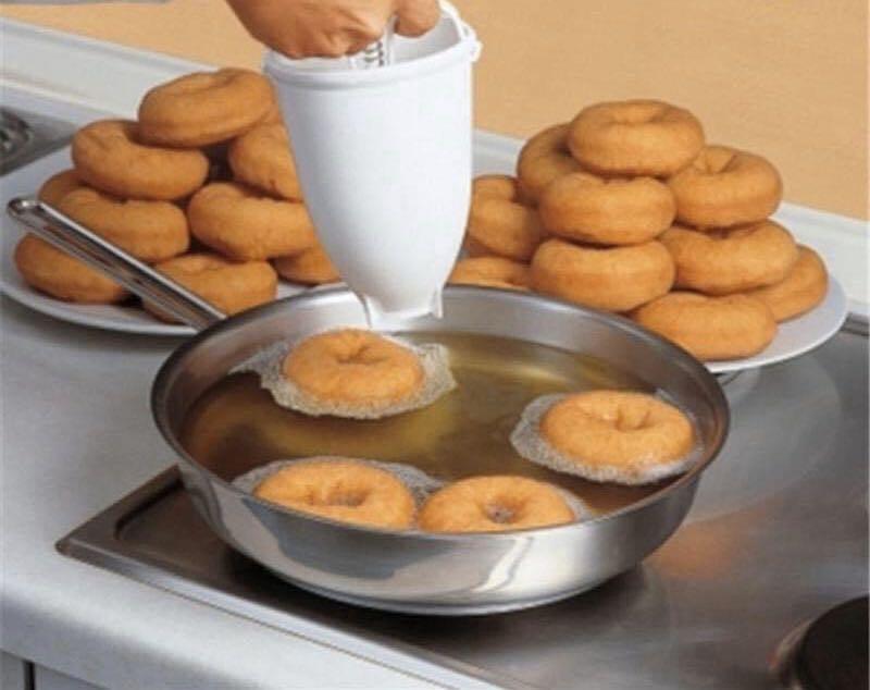 Donut Maker (Category: Ice-cream Makers) located in Cainta. Submitted by iubelle (Listing ID 1048308869, Image 2). Description: .