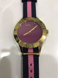 (Category: ) located in . Submitted by accessorizewarrobe (Listing ID 1048236795, Image 1). Description: .