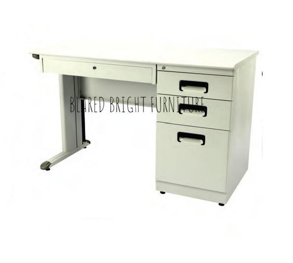 Metal Office Table central drawer w/ lock ( OFFICE FURNITURE