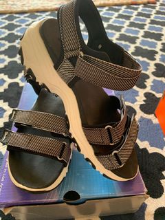 (Category: ) located in . Submitted by maryam82 (Listing ID 1048319025, Image 1). Description: .
