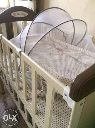 Apruva crib size top
