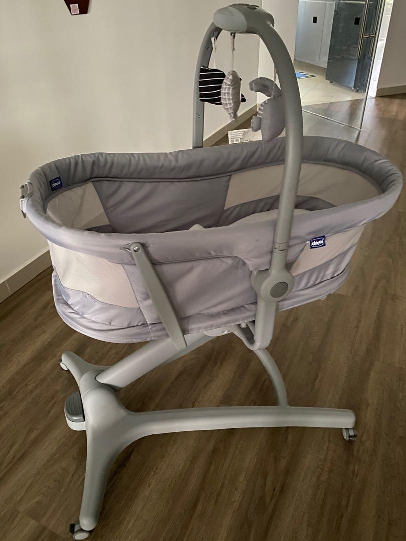 chicco 4 in 1 bassinet