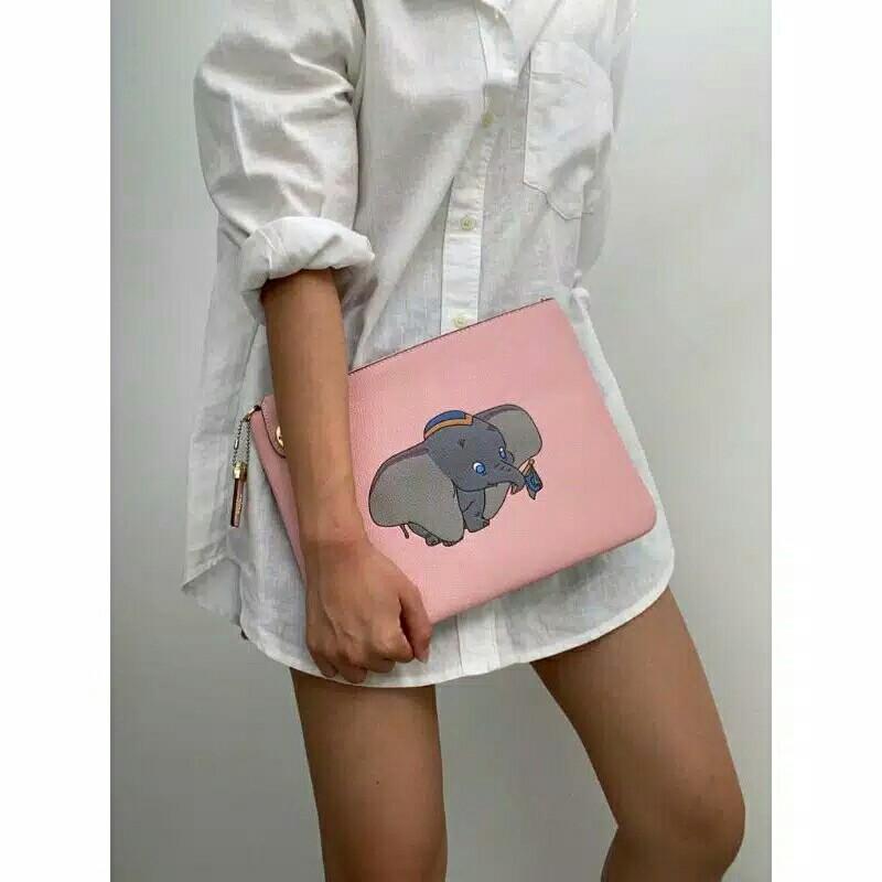 Coach dumbo clutch top