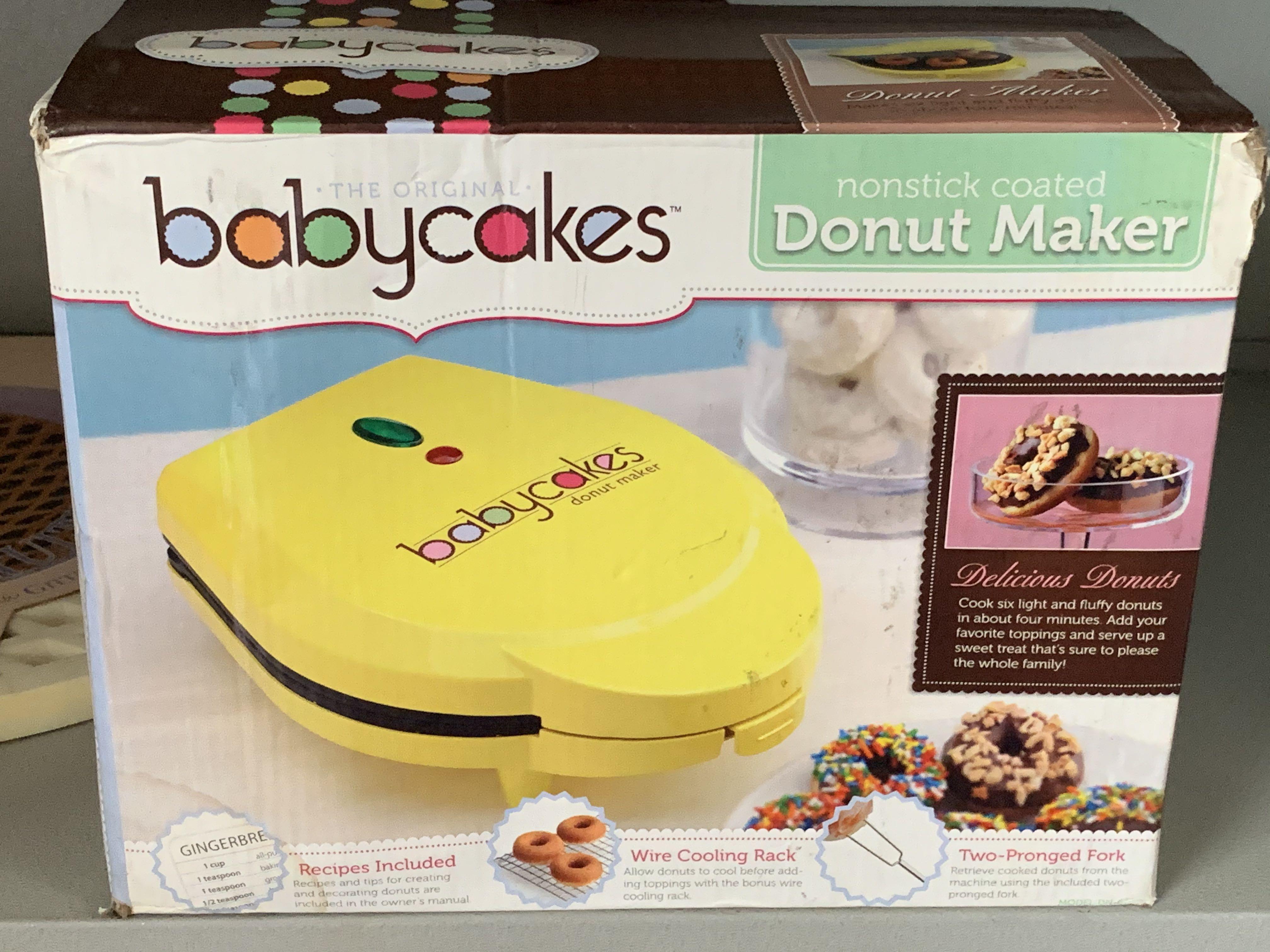 Donut maker (Category: Ice-cream Makers) located in Makati City. Submitted by puttouse (Listing ID 1048529281, Image 1). Description: 110v .