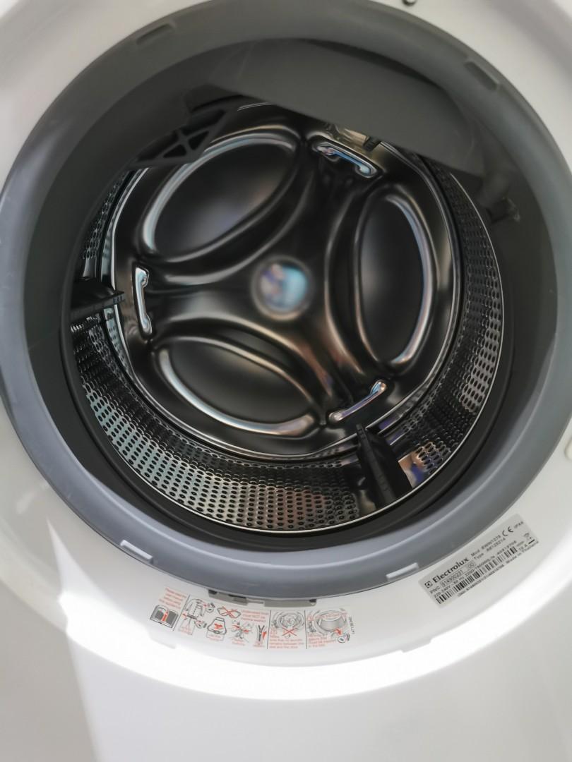 Electrolux washer dryer combo., TV & Home Appliances, Washing Machines