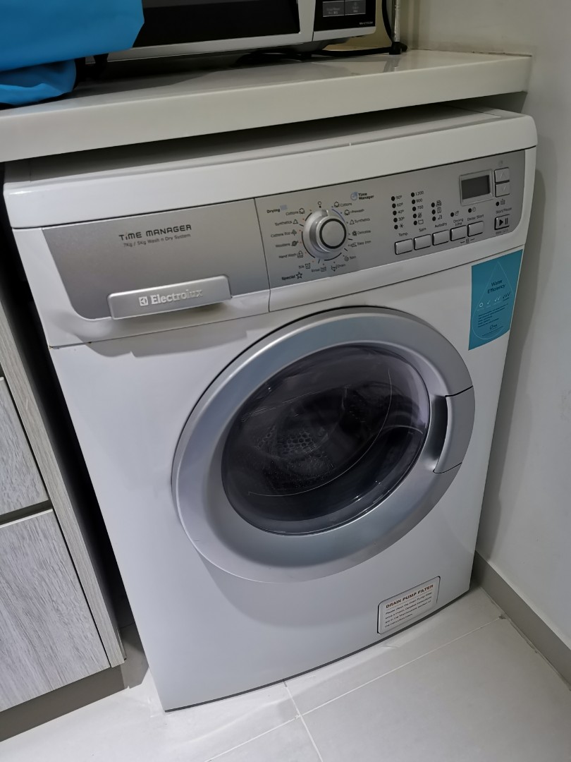 Electrolux washer dryer combo., TV & Home Appliances, Washing Machines