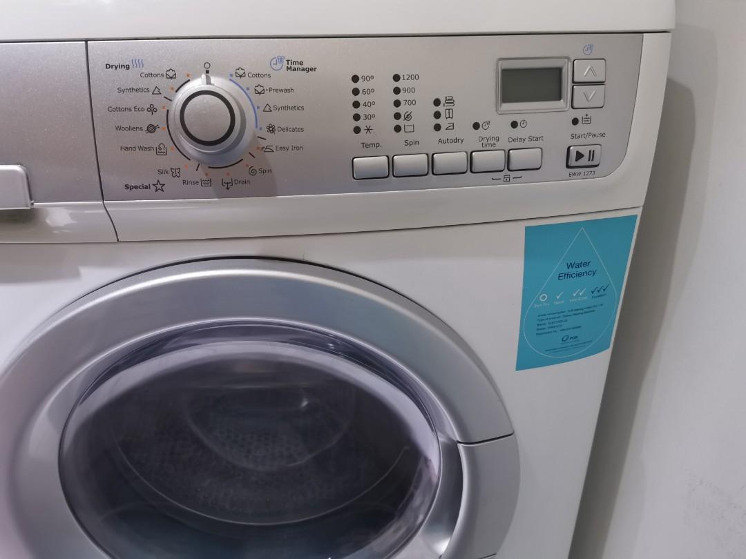 Electrolux washer dryer combo., TV & Home Appliances, Washing Machines