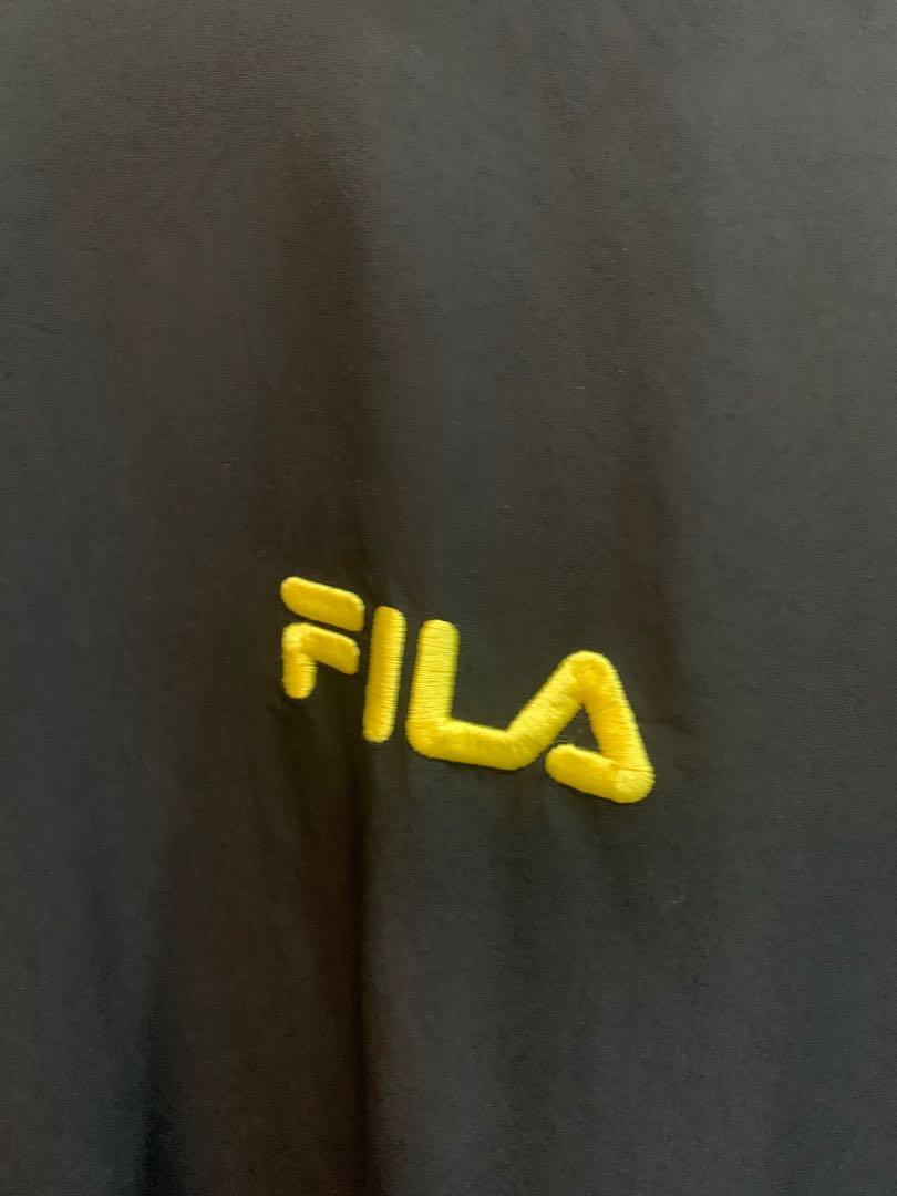 FILA Golf Nylon Crewneck (Category: Coats, Jackets and Outerwear) located in Puchong. Submitted by syafiqmikhael (Listing ID 1048495150, Image 3). Description: -Pit 20.5 Length 24.5 -Condition 9/10 -Detachable Sleeves -Price including postage -COD at Tesco Bukit Puchong.