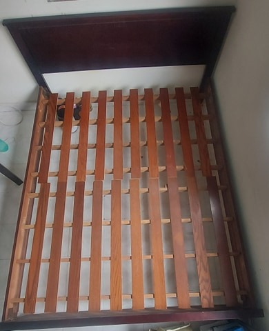 Katil Queen Tanpa Tilam Home Furniture Furniture On Carousell