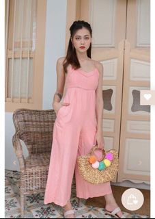 (Category: ) located in . Submitted by afwardrobe (Listing ID 1048609948, Image 1). Description: .