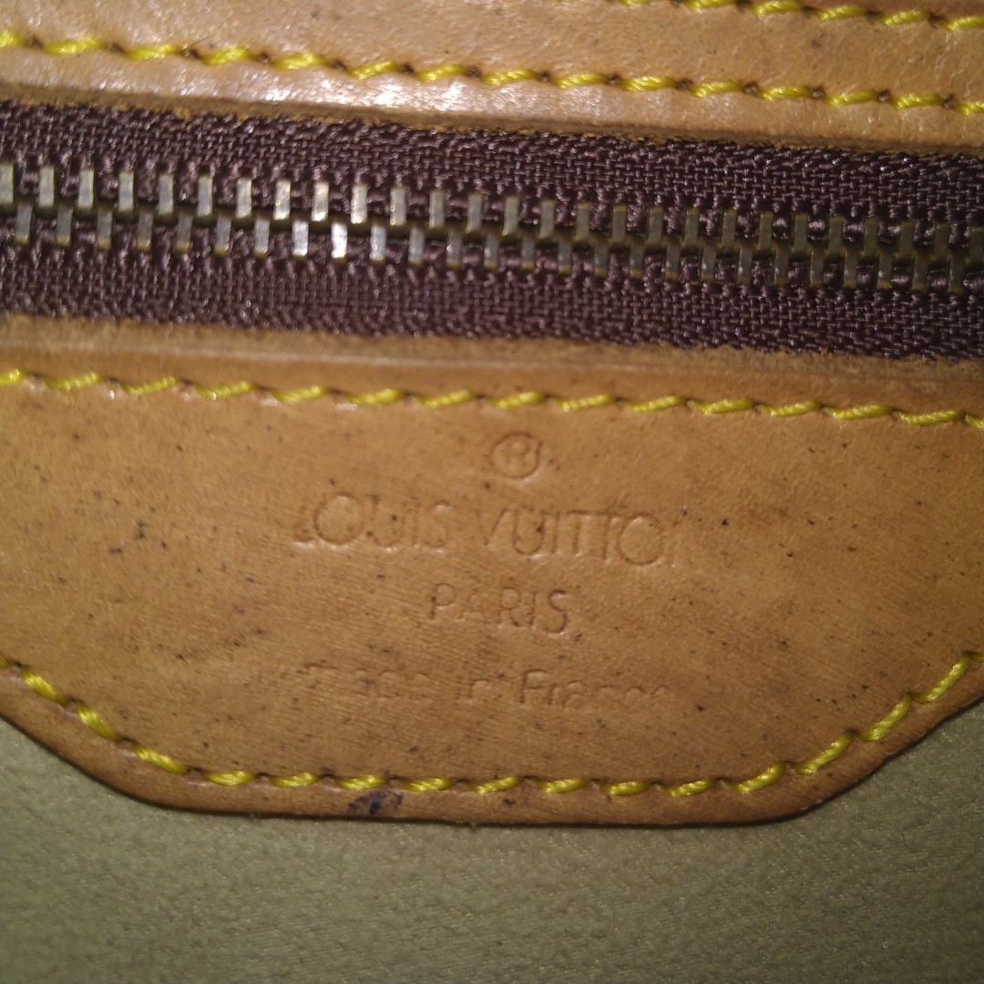 Authentic LOUIS VUITTON Monogram Canvas Looping MM Bag, Bags, Gumtree  Australia Wellington Area - Walmer