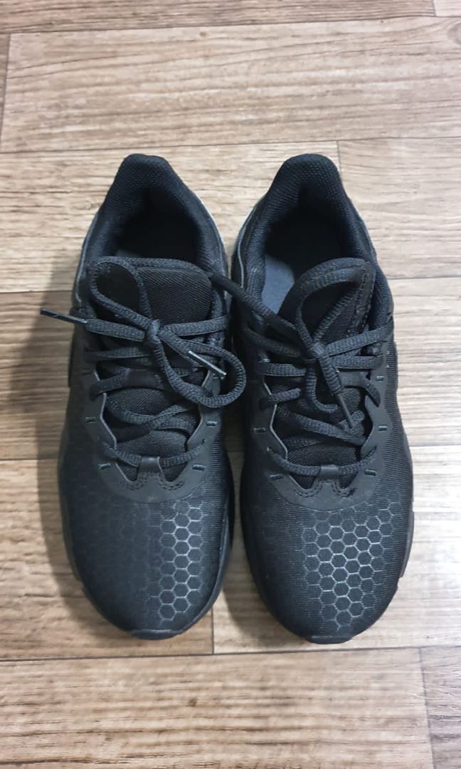 Nike Legend Essential 2, Women's Fashion, Footwear, Sneakers on Carousell