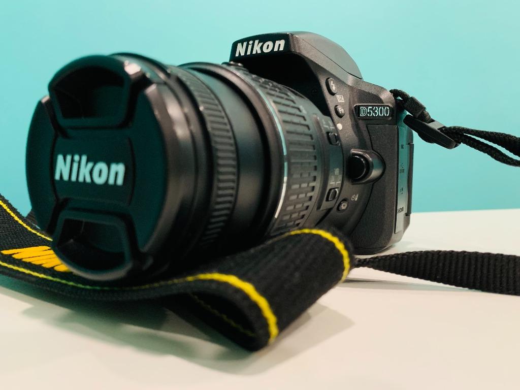 nikon d5300 sling and carrying case incuded