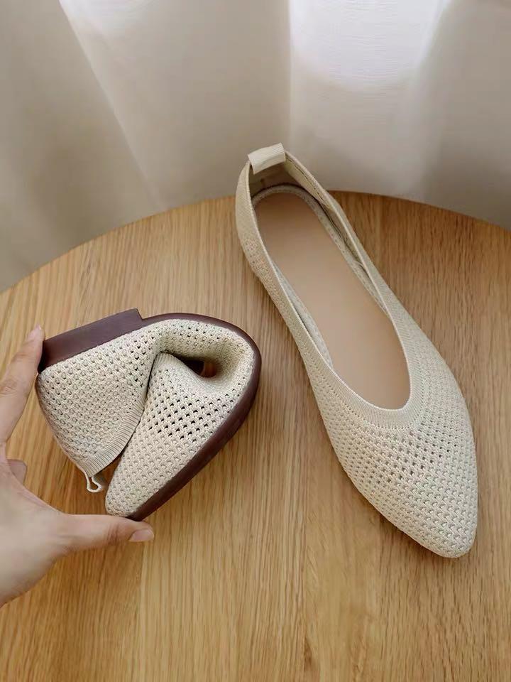 Nude flat pumps hot sale