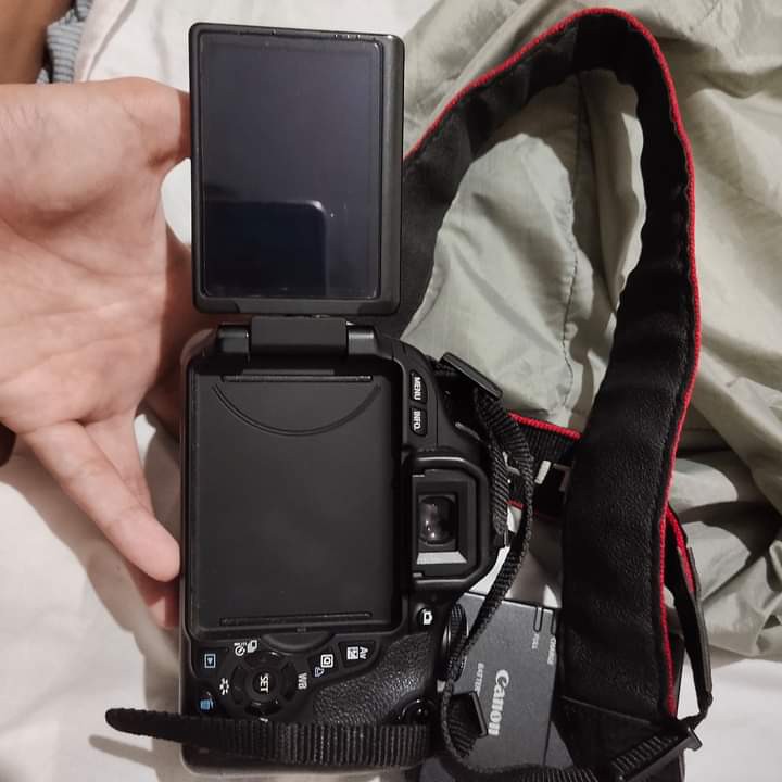 ORIGINAL 600D DSLR (Category: Camera Bags & Carriers) located in Paranaque City. Submitted by estheeeer (Listing ID 1048568268, Image 2). Description: FOR SALE! ✓CANON 600D (NO LENS) ✓LOWEPRO FASTPACK 150 AW II RFS: NEED CASH PAPAAYOS SCOOTER LINK FOR LOWEPRO DESCRIPTION: https://www.bhphotovideo.com/c/product/1119687-REG/lowepro_lp36870_fastpack_150_aw_ii.html INCLUSIONS: LOWEPRO BAG (NEVER USED OUTDOORS.) CANON 600D 2 PCS BATTERY CHARGER MACRO 