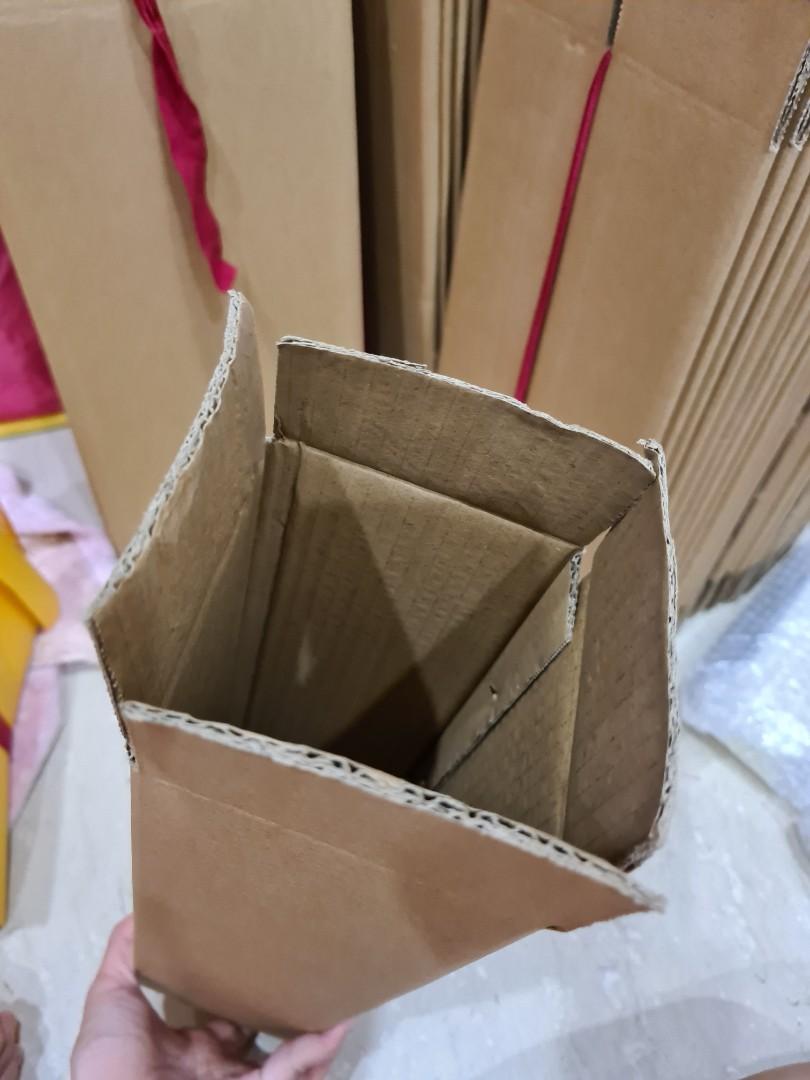 Rectangular box for mailing (Category: Everything Else) located in Singapore. Submitted by athenie (Listing ID 1048623124, Image 3). Description: Cardboard box 35cm x 10cm x 10cm 1 for $0.50, 10 for $4.