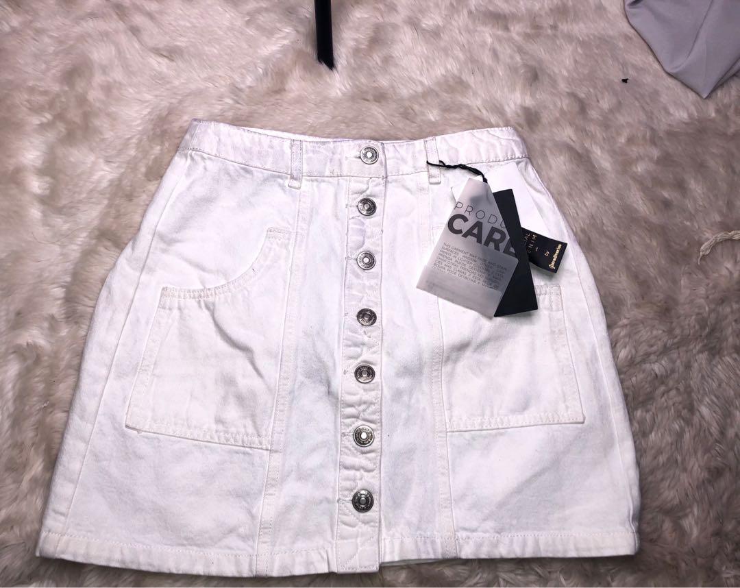 white denim skirt