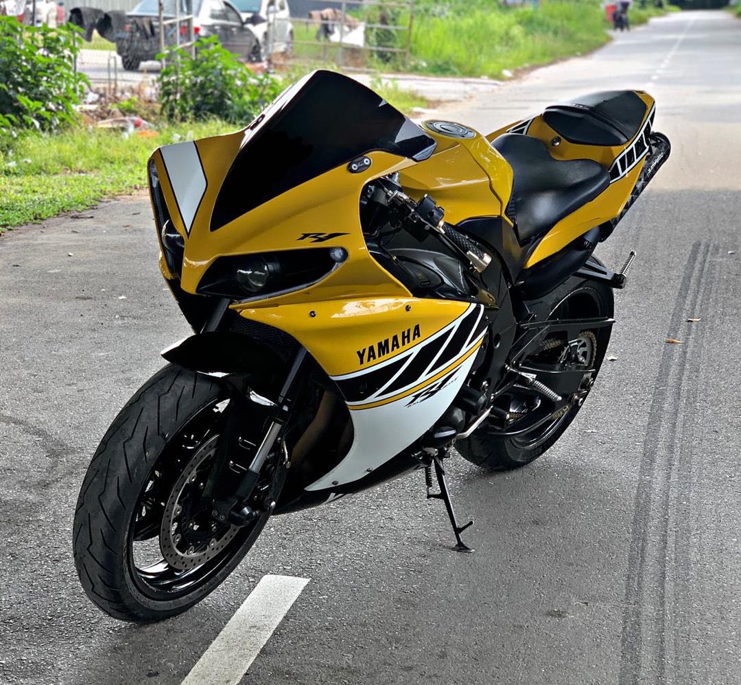 Yamaha crossplane r1 price new arrivals