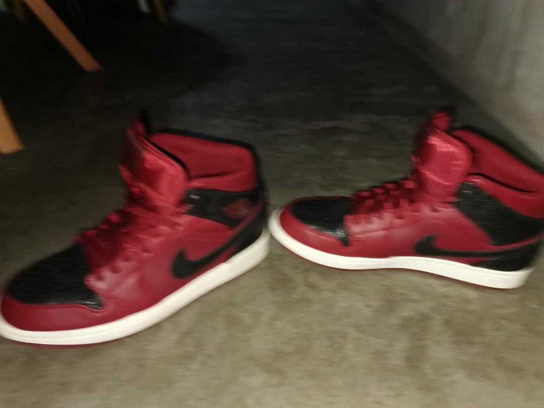 jordan mid retro 1