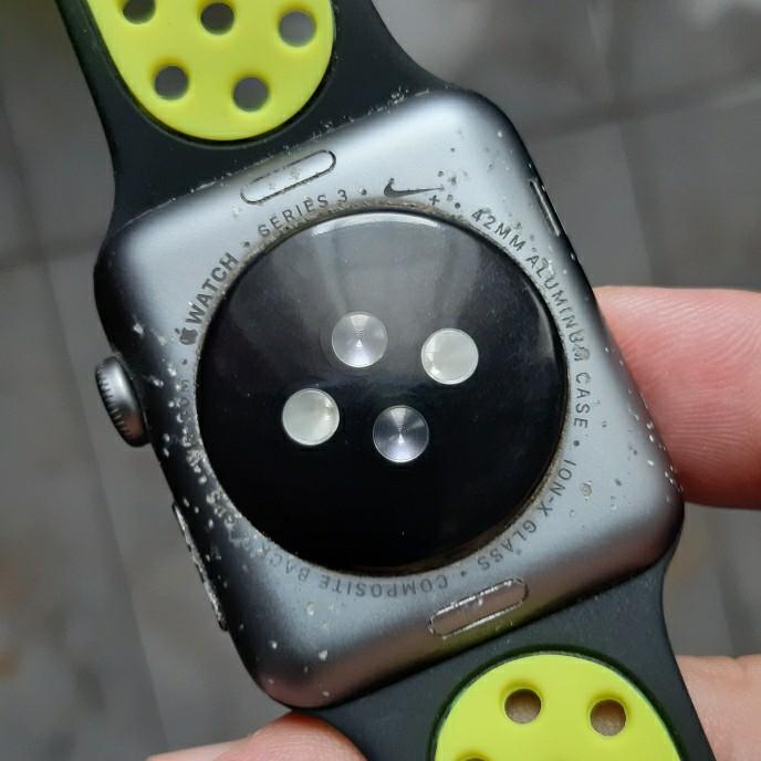 Apple Watch Series 3 Nike 42mm, Elektronik, Lainnya di Carousell